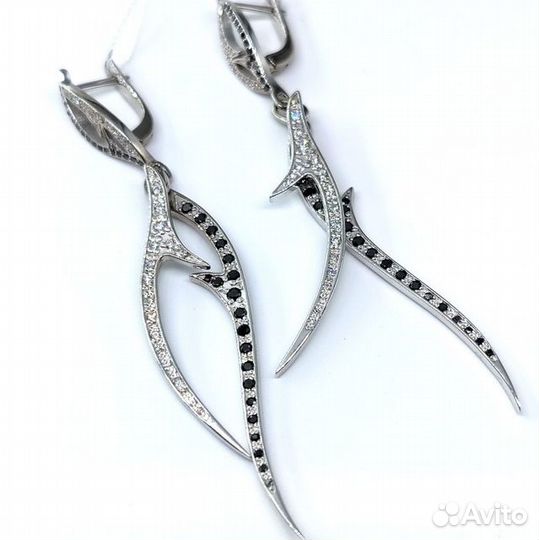 Золотые серьги с камнем