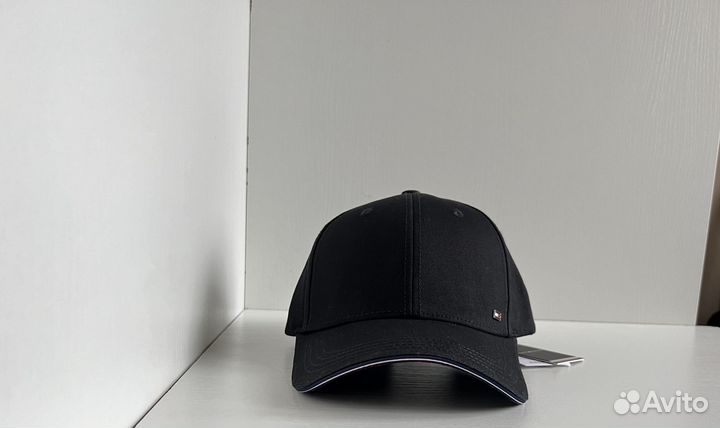 Бейсболка (кепка) Tommy Hilfiger c лого из металла