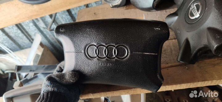 Подушка безопасности водителя Audi 80