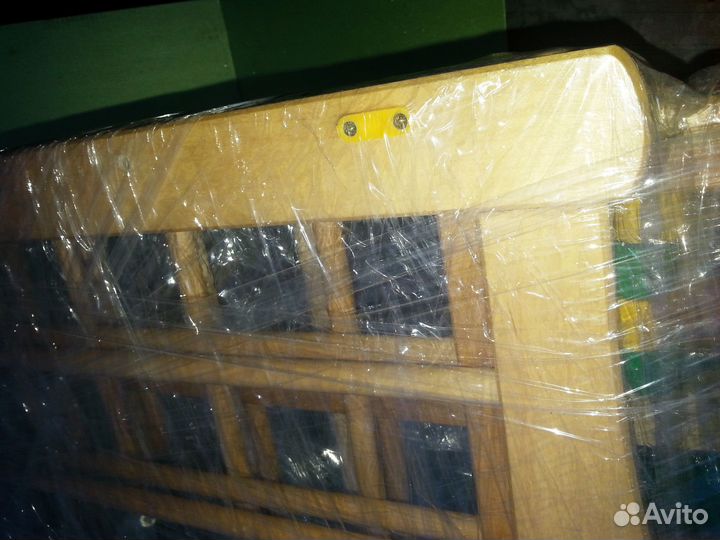 Детская кроватка с матрасом