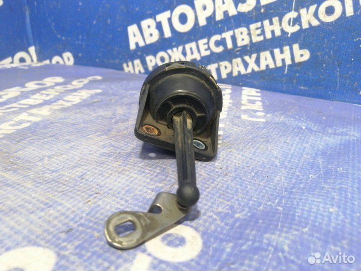 Клапан впускной Chevrolet Lacetti седан F16D3 2007