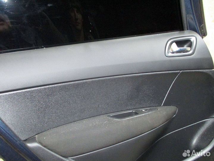 Обшивка двери задней левой Peugeot 308