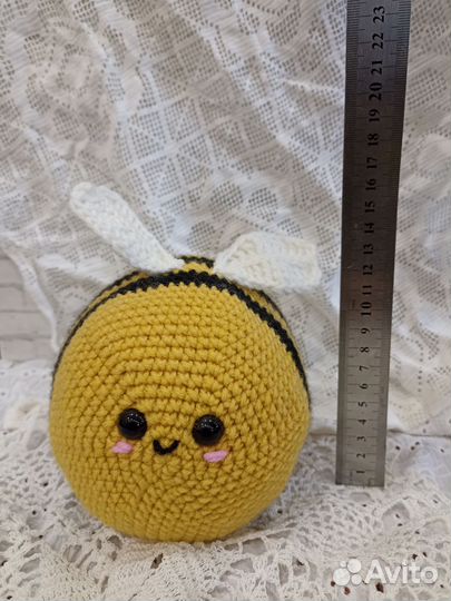 Вязаная игрушка Пчелка
