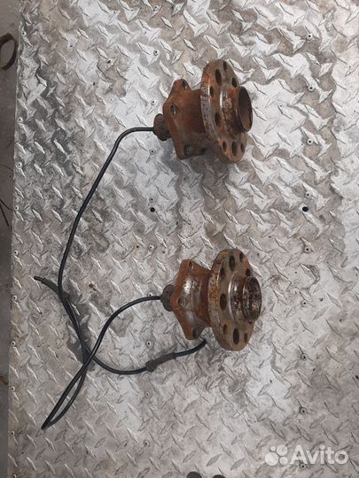 Ступица задняя Passat B5. B5 plus