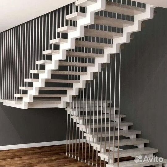 Лестница прямая на металлокаркасе