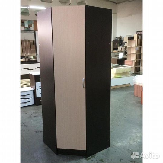 Угловой шкаф