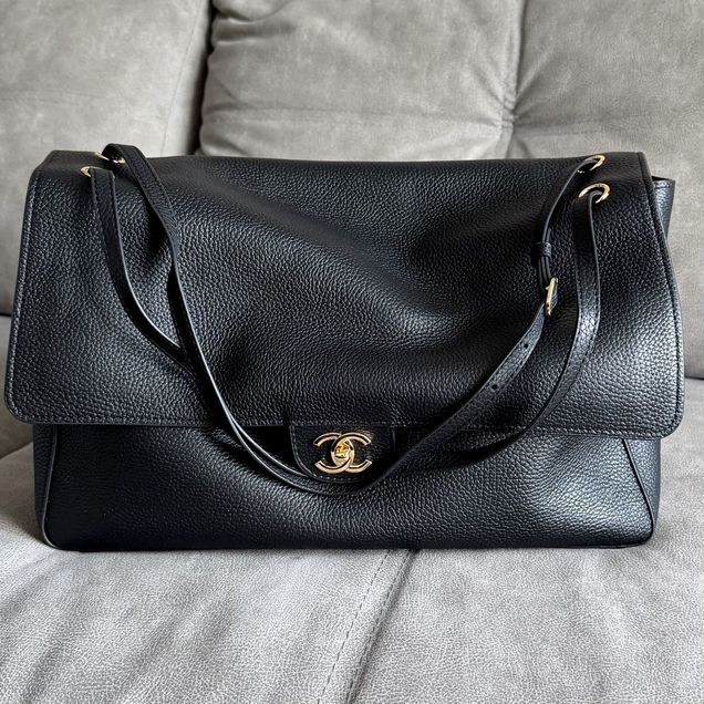 Сумка Chanel maxi flap bag черная