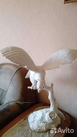 Статуэтка птицы