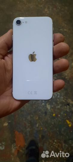 iPhone SE, 128 ГБ