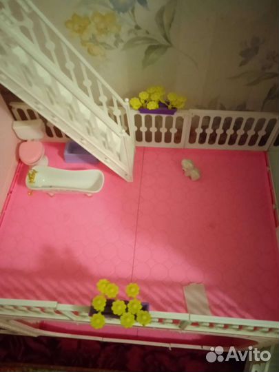 Кукольный домик с мебелью