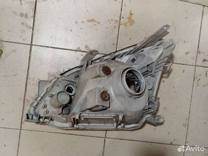 Фара Toyota corona premio 240