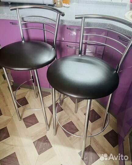 Барный стул со спинкой