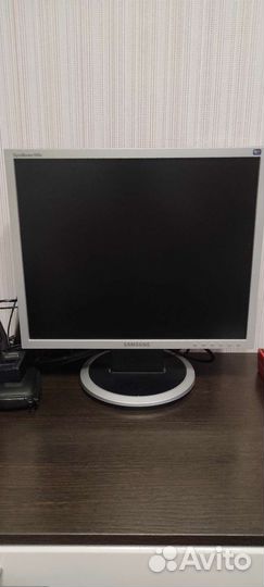 Монитор Samsung