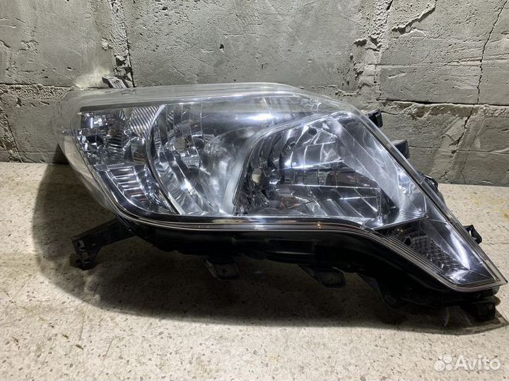 Фара Toyota Land Cruiser Prado