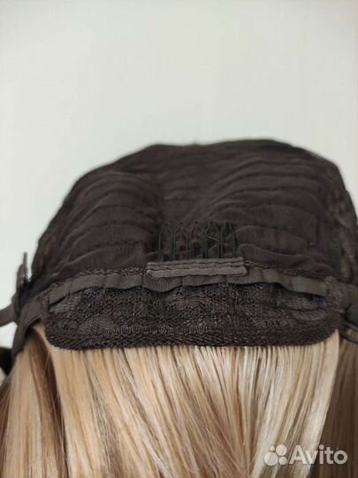 Парик длиной 56см