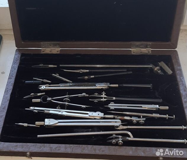 Готовальни (циркули)