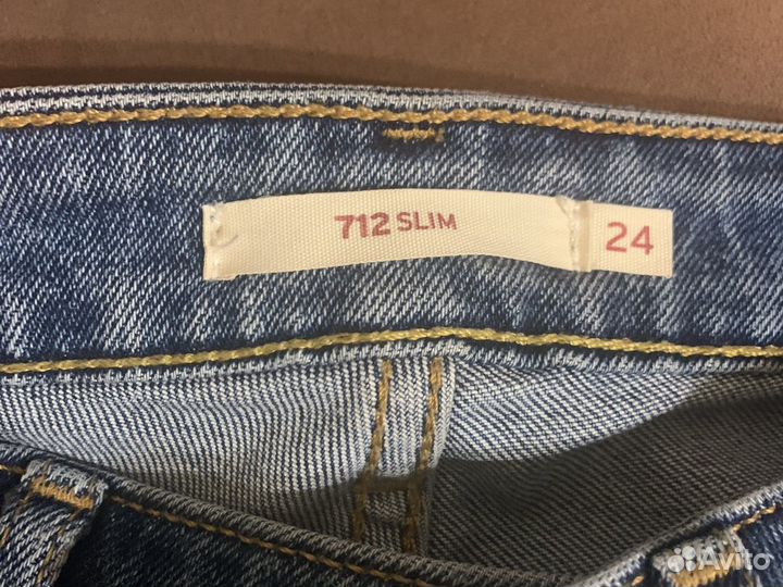 Джинсы levis