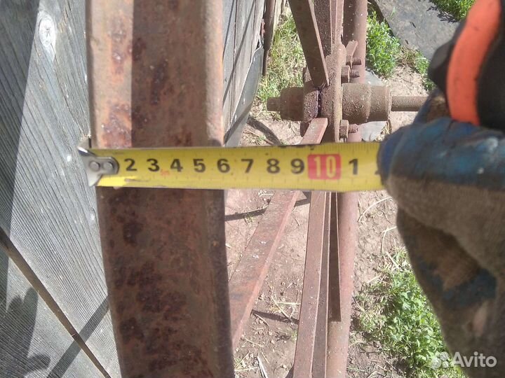 Старинное железное колесо