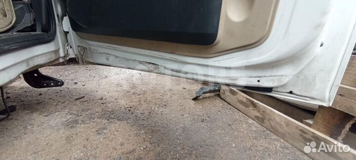 Дверь передняя правая Mercedes-Benz Actros