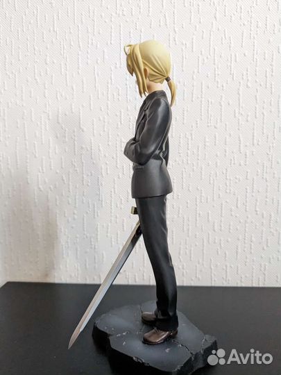 Аниме фигурка saber