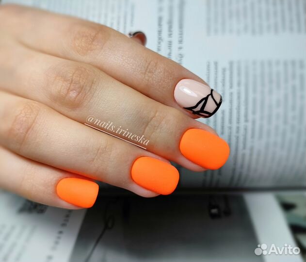 Маникюр с покрытием гель-лаком