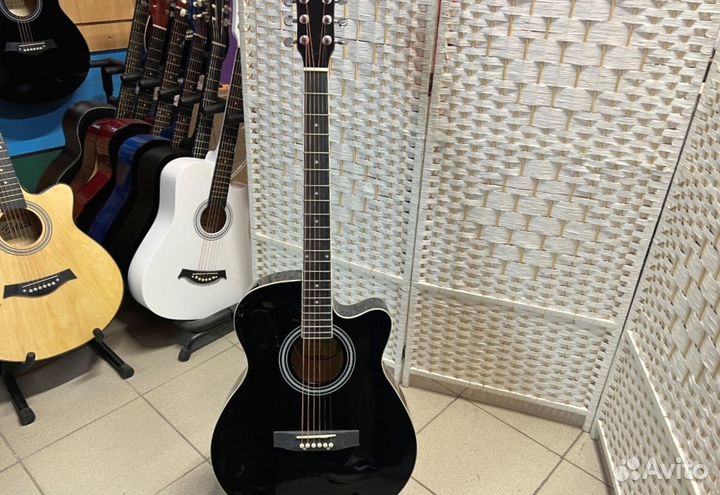 Акустическая гитара