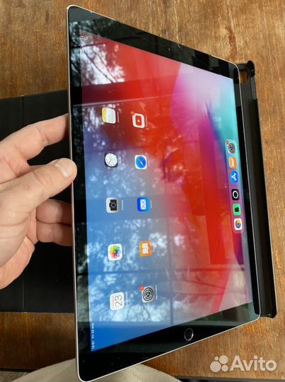 Apple iPad Pro 12,9 дюйма (256 гб, Wi-Fi + 4G LTE)