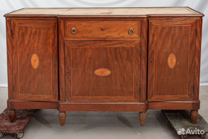 Сервант с маркетри