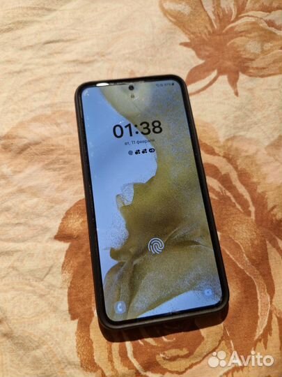 Samsung Galaxy S22, 8/256 ГБ