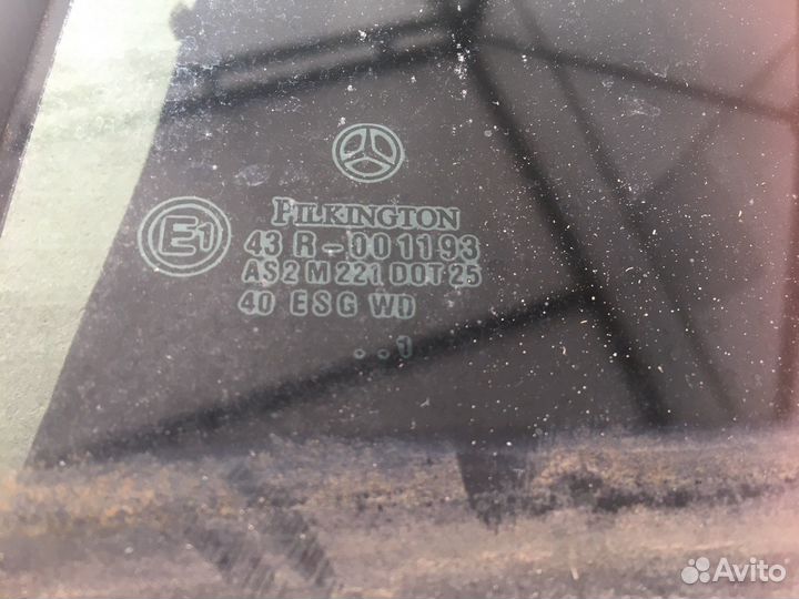 Форточка задней левой двери Mercedes W203 (3429)