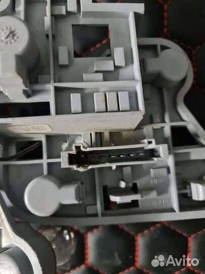 Плата заднего правого фонаря Mercedes W204