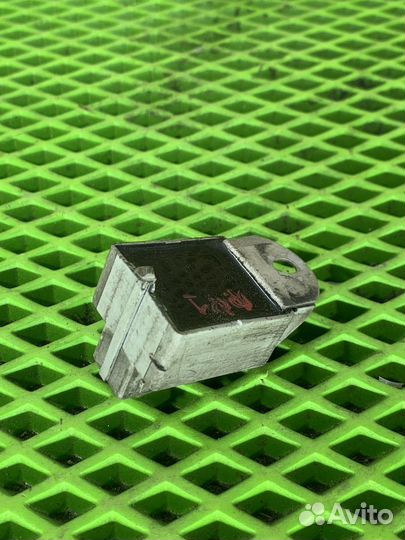 Коммутатор зажигания Ford Focus 1