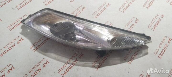 Фара галогеновая передняя правая Nissan Juke NF15