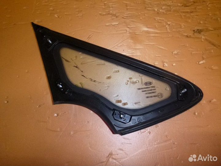 Стекло глухое переднее левое KIA ceed II 2012-2018