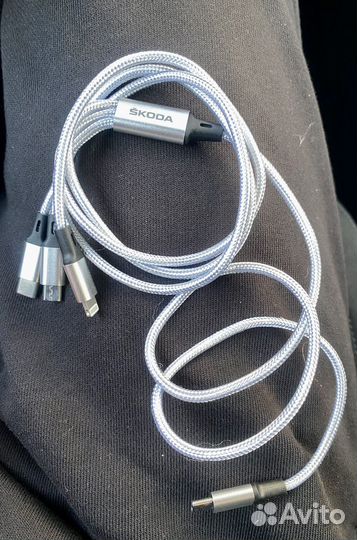 Зарядный USB кабель 3-в-1 USB-C skoda