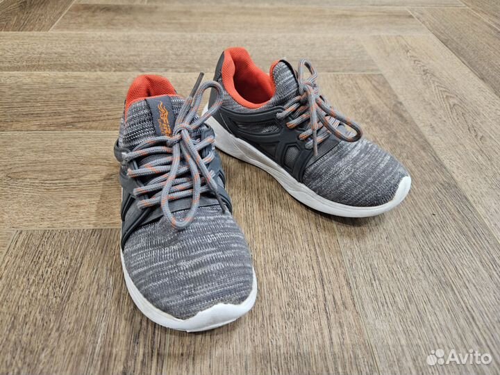 Кроссовки детские 29 размера