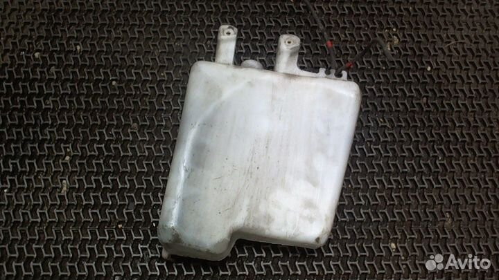 Бачок омывателя Nissan Note E11, 2006