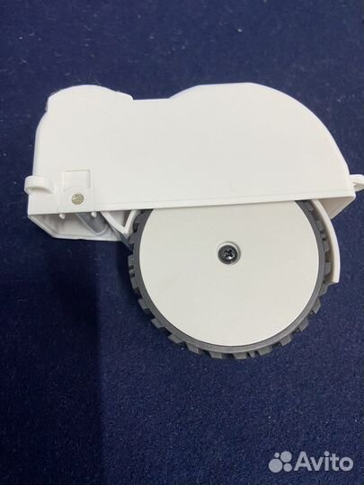 Колесо правое Xiaomi robot vacuum mop essential