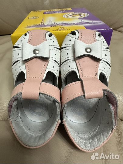 Сандалии кожаные для девочки 19 р Скороход