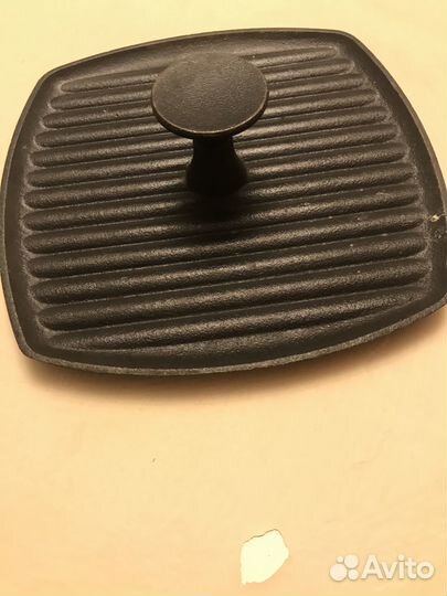 Чугунная сковорода-гриль с крышкой