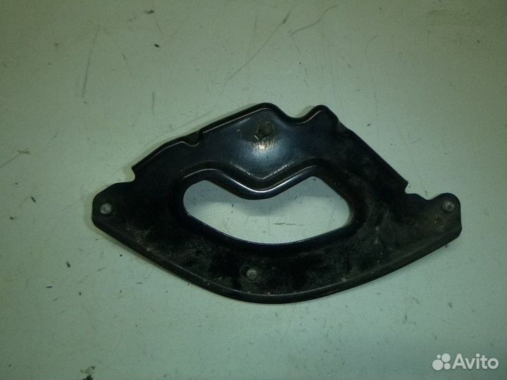 Кронштейн фонаря задний правый mitsubishi 4 pajero