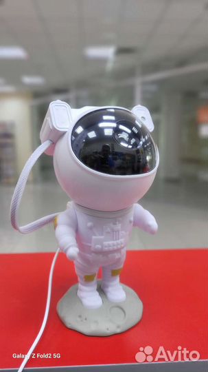 Космонавт- проектор (ночник)