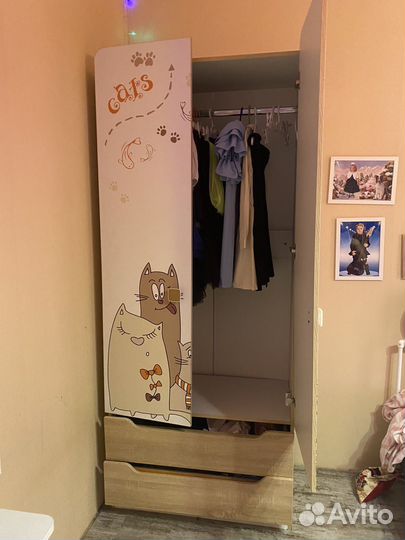 Кроватка,шкаф и камод в детскую комнату