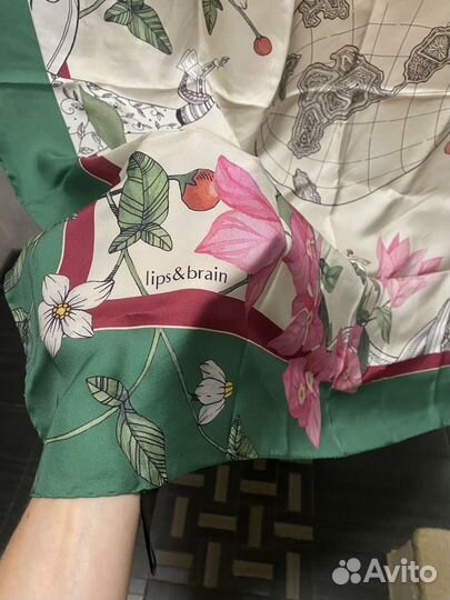 Шелковый платок lips and brains