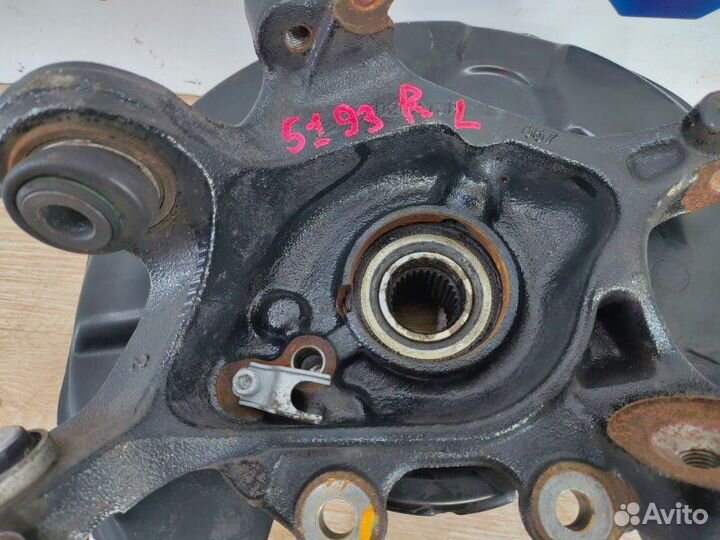 Кулак задний левый Bmw 3 F30 N47D20 2013