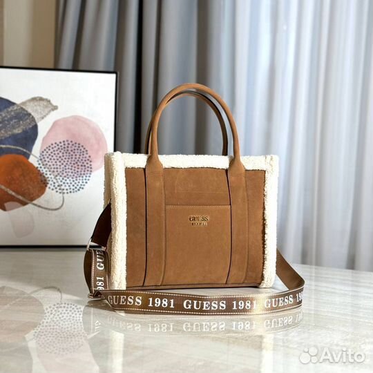 Сумка женская Guess с мехом