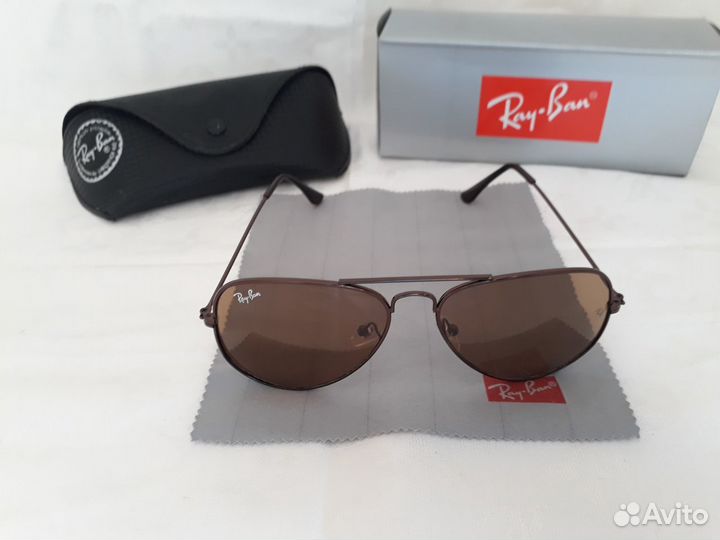 Солнцезащитные очки Aviator