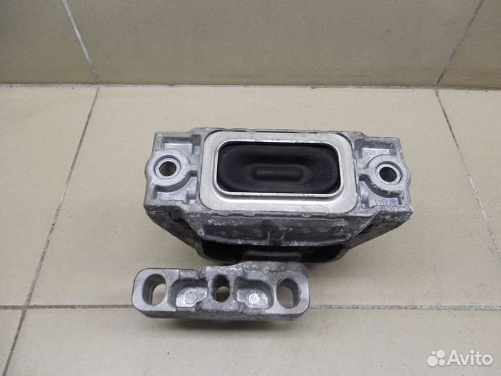 Опора двигателя правая Tiguan 2011-2016