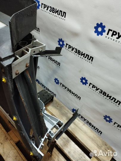 Подножка кабины правая Volvo FH4 82141521