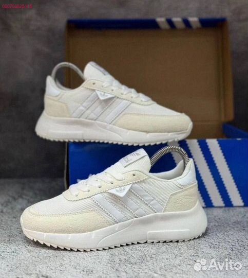 Женские кроссовки Adidas белые